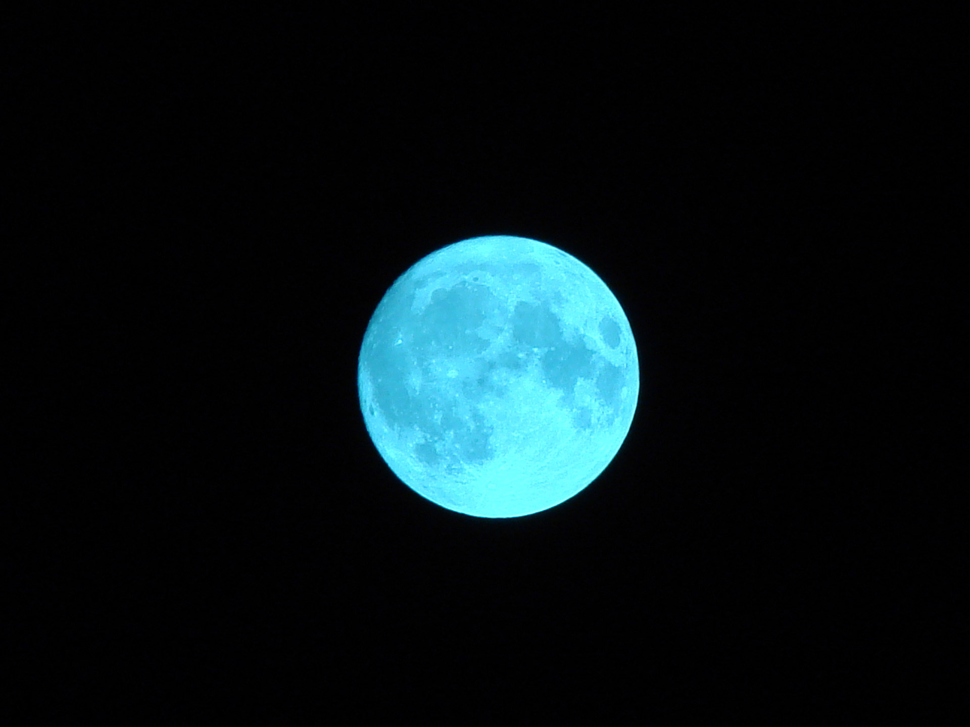 Μπλε φεγγάρι την Παρασκευή. Το φαινόμενο «Blue Moon», η 13η πανσέληνος