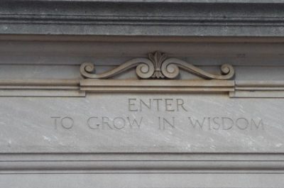 enter-to-grow-in-wisdom_harvard-600x398