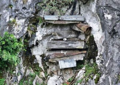 hanging_coffins_sagada