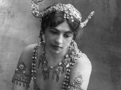 mata-hari-1905-400x300