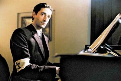 Ο πιανίστας με το υποχρεωτικό αστέρι των Εβραίων, που επινόησαν οι Ναζί για να τους ξεχωρίζουν