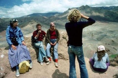 Μάιος 1977: ταξιδιώτες που απολαμβάνουν τη θέα στη Αφγανσιτάν