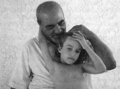 Ο Στέλιος Καζαντζίδης με την εγγονή του.