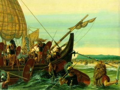 Έπεισε τον Πέρση σατράπη να επιτεθεί με τα πλοία του στους Σπαρτιάτες. Ο Αλκιβιάδης ηγήθηκε του στόλου, νίκησε τους Λακεδαιμόνιους, αλλά προδωσε τον Τισσαφέρνη και επέστρεψε στην Αθήνα με τα περσικά και τα σπαρτιάτικα λάφυρα!