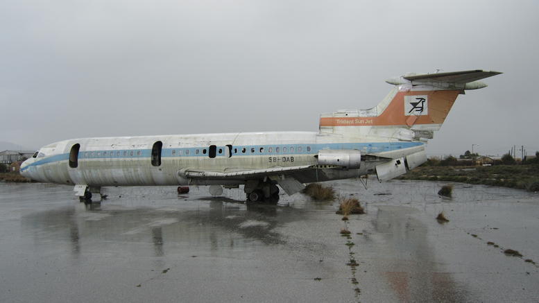 the-last-flight-to-the-cyprus-international-airport-w_l