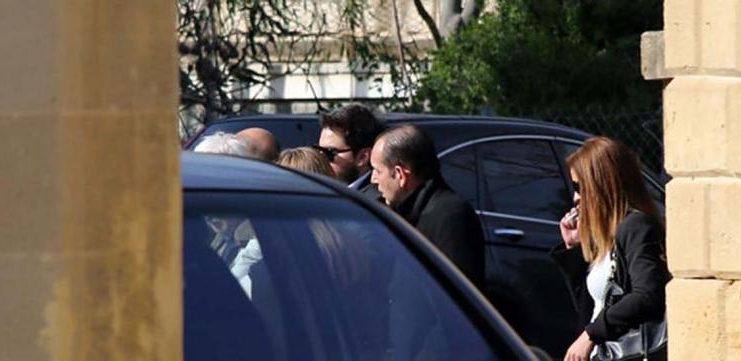 232-0.tsigaro-kapnize-nevrika.42c6d17102a0642c2f7b007ca6fe6036