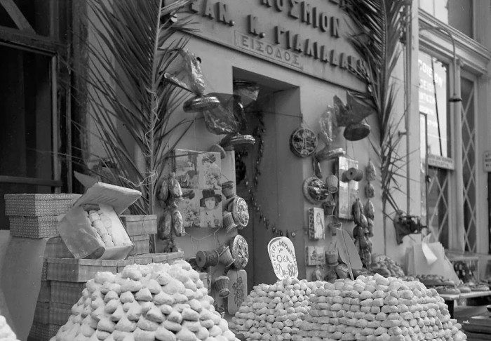 Athens-Xmas-by-Voula-Papaioannou-700x723